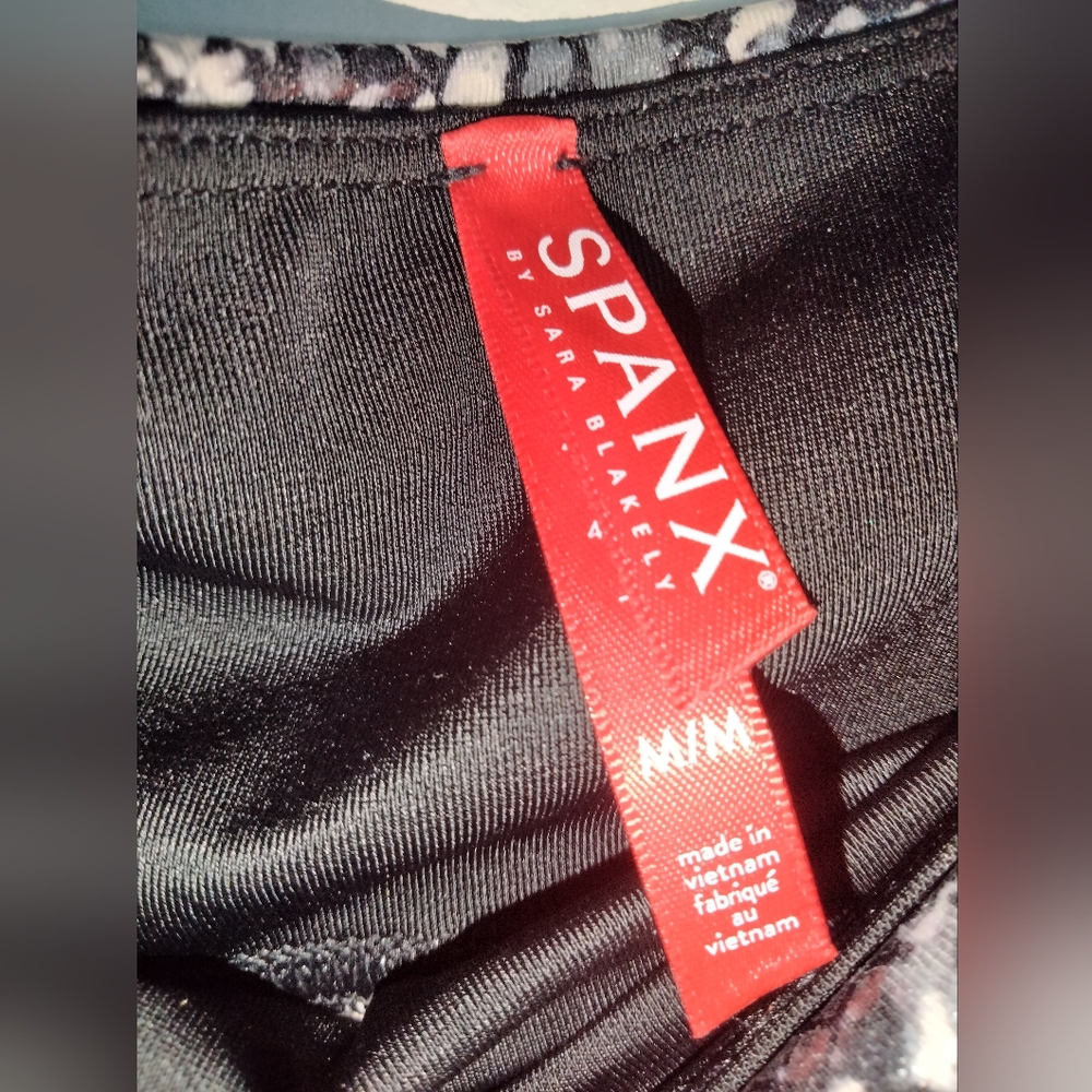 Spanx (Size M) Multicolored Snake Patterned & Tex… - image 2